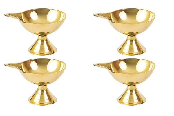 Traditional Brass Diya for Puja | Pooja Aarti | Arti Deepak Deepam Oil Lamp for Home Temple Puja Articles Decor Gifts-SSDA-M- (4)